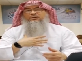 Is it permeable to start the obligatory prayer after a person who is performing alone prayer?