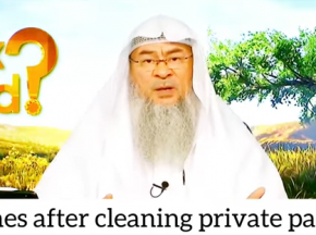 Splashes after using toilet & cleaning private parts