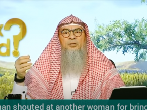 ​Woman shouted at another woman for bringing her crying child to masjid, is it right?